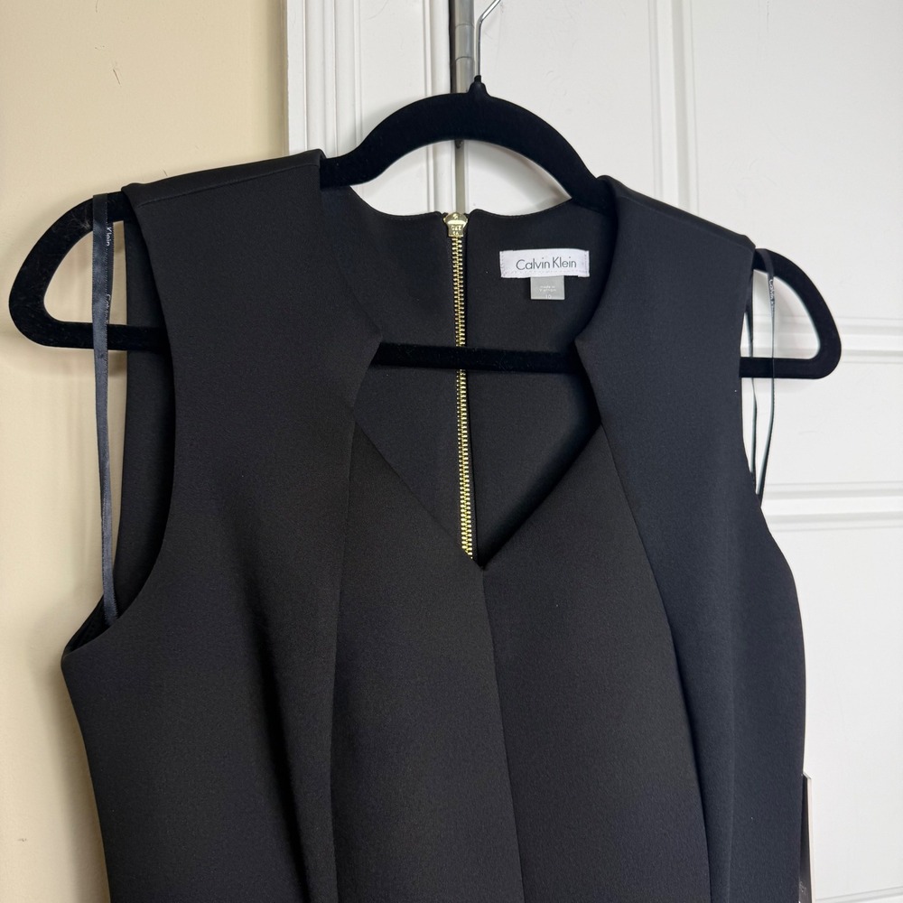 Calvin Klein Sheath Dress Womens 10 Black Notched V-Neck Gold Zip CD8M1265 NWT - Picture 3 of 8